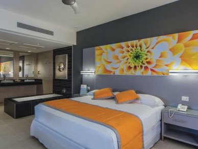 Hotel Riu Caribe - Junior Suite Ocean View Room