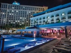Hotel Riu Caribe - Swim Up Bar